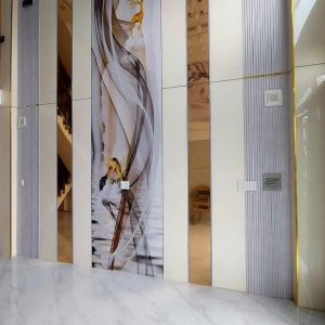 In tráng gương kết hợp tấm than tre vách sofa giúp không gian sang trọng, tạo điểm nhấn hiện đại và tăng chiều sâu cho phòng khách. Nhận thiết kế, in hoa văn và thi công theo yêu cầu.